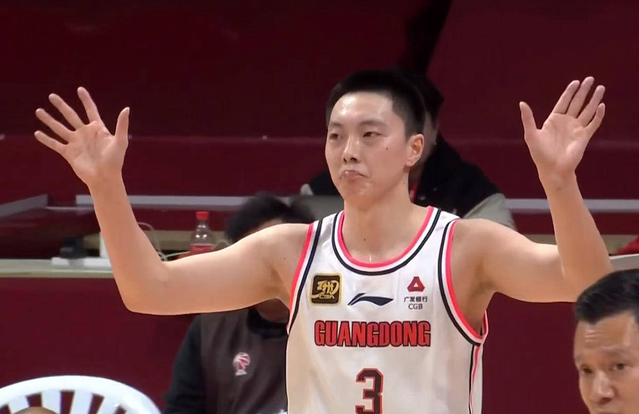 新人球员崭露头角，备受瞩目
