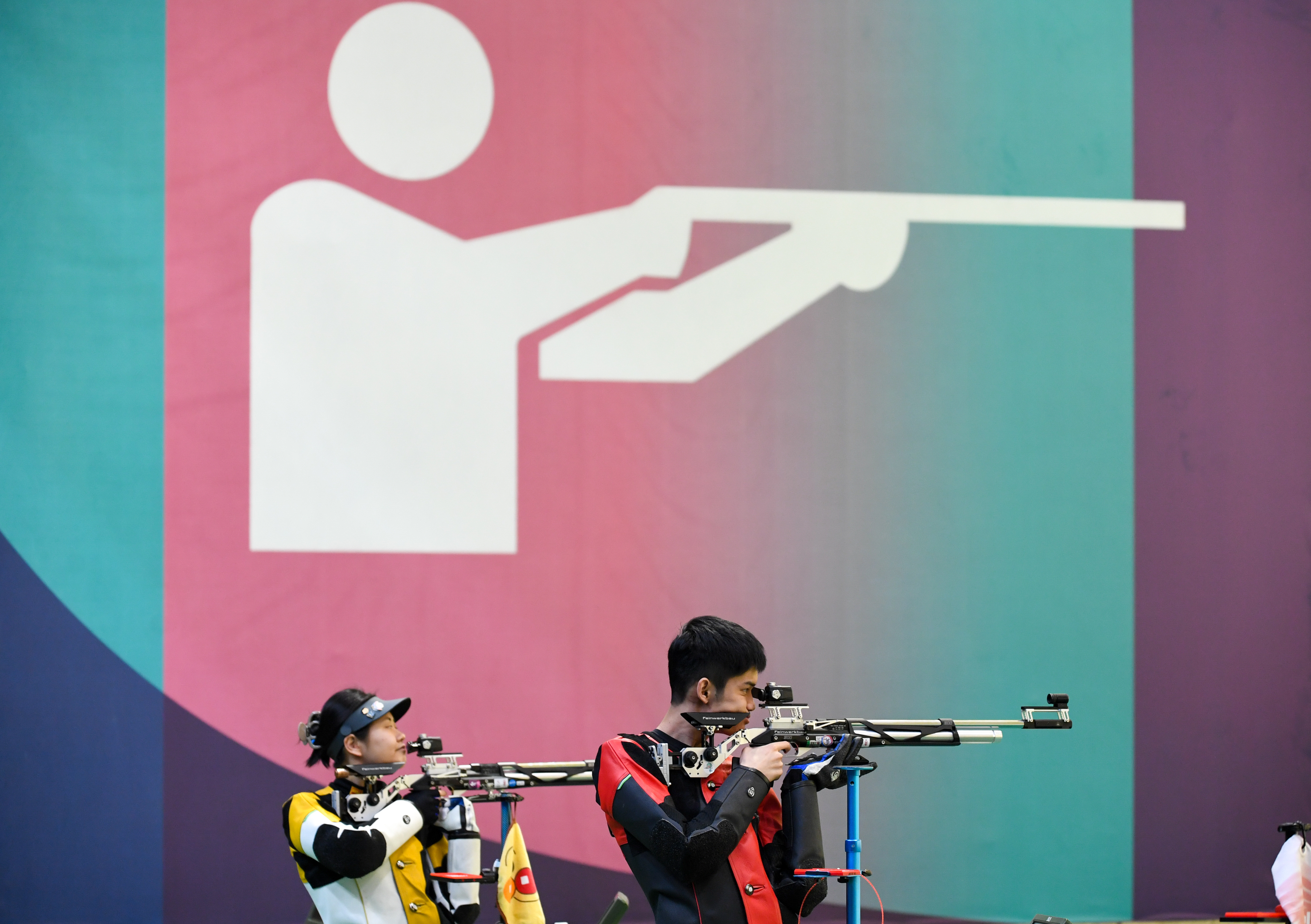 匈牙利射击选手超常表现赢得冠军 匈牙利射击选手超常表现赢得冠军