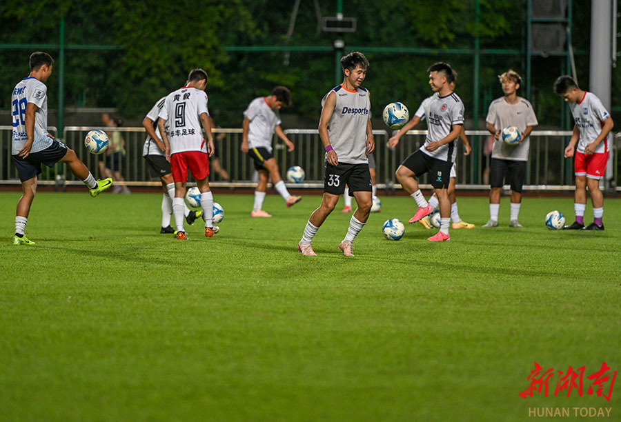 开云体育入口-球队备战下一轮比赛，迎接新挑战
