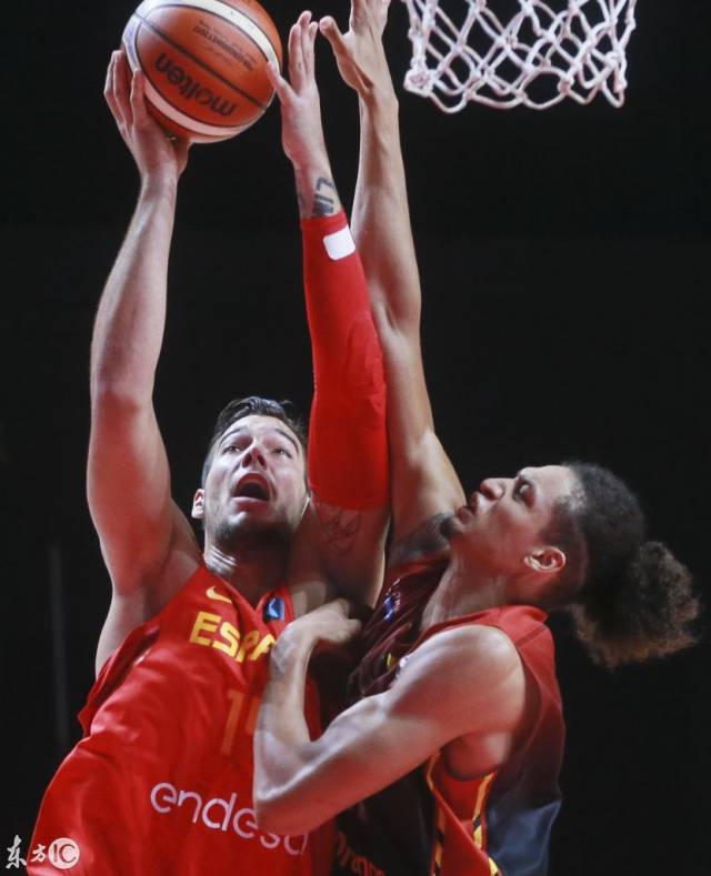 荷兰队将与比利时展开热身赛为明年欧锦赛做准备的简单介绍 荷兰队将与比利时展开热身赛为明年欧锦赛做准备的简单介绍