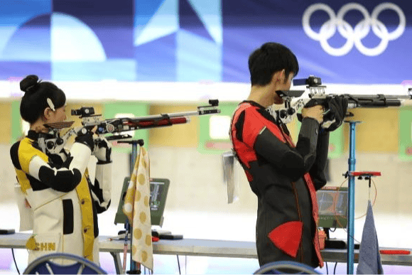 意大利男子射击队突破难关,斩获金牌 意大利男子射击队突破难关,斩获金牌