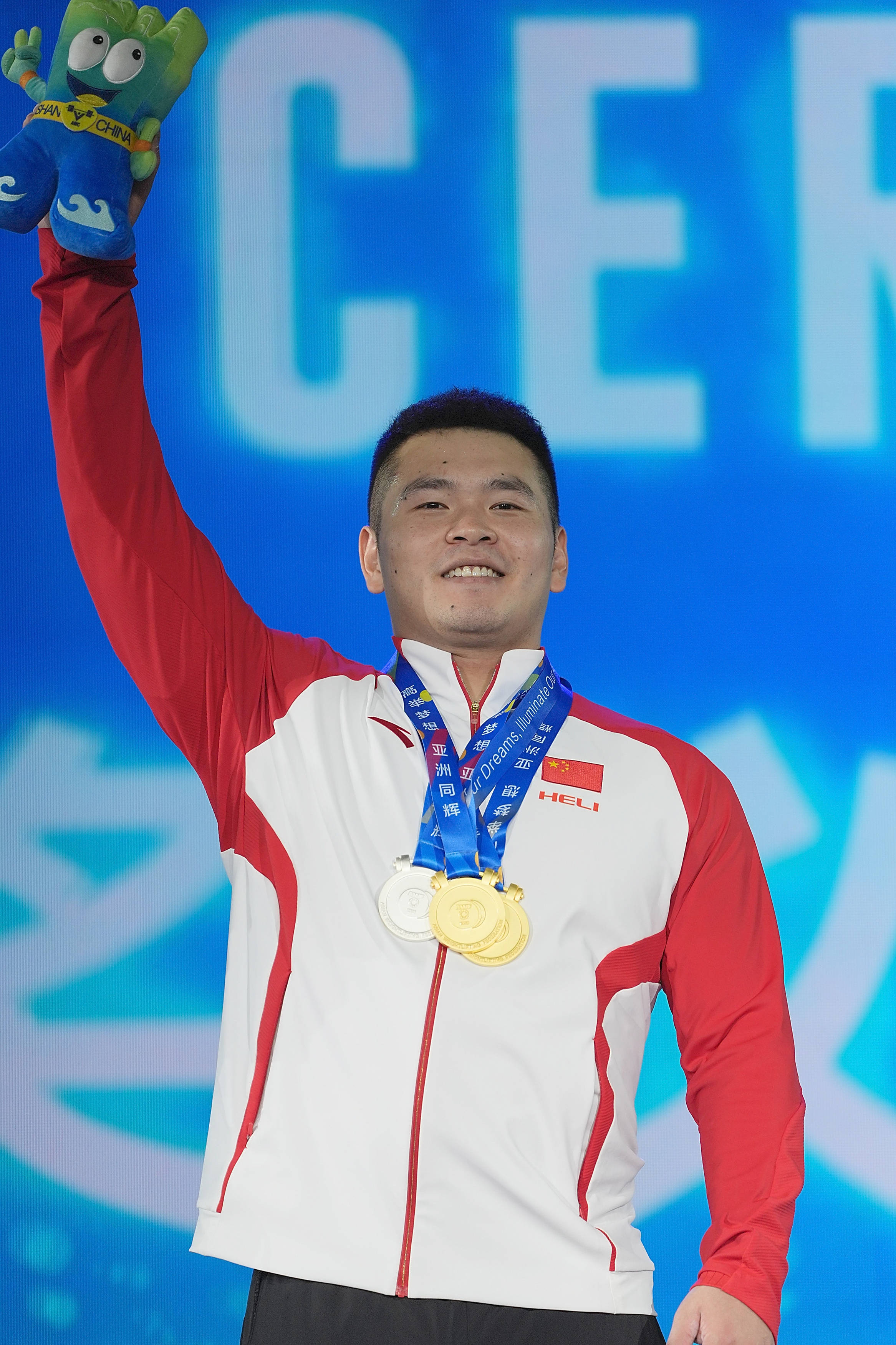 亚洲新生代选手勇夺金牌,闪耀赛场成为亮点 亚洲新生代选手勇夺金牌,闪耀赛场成为亮点