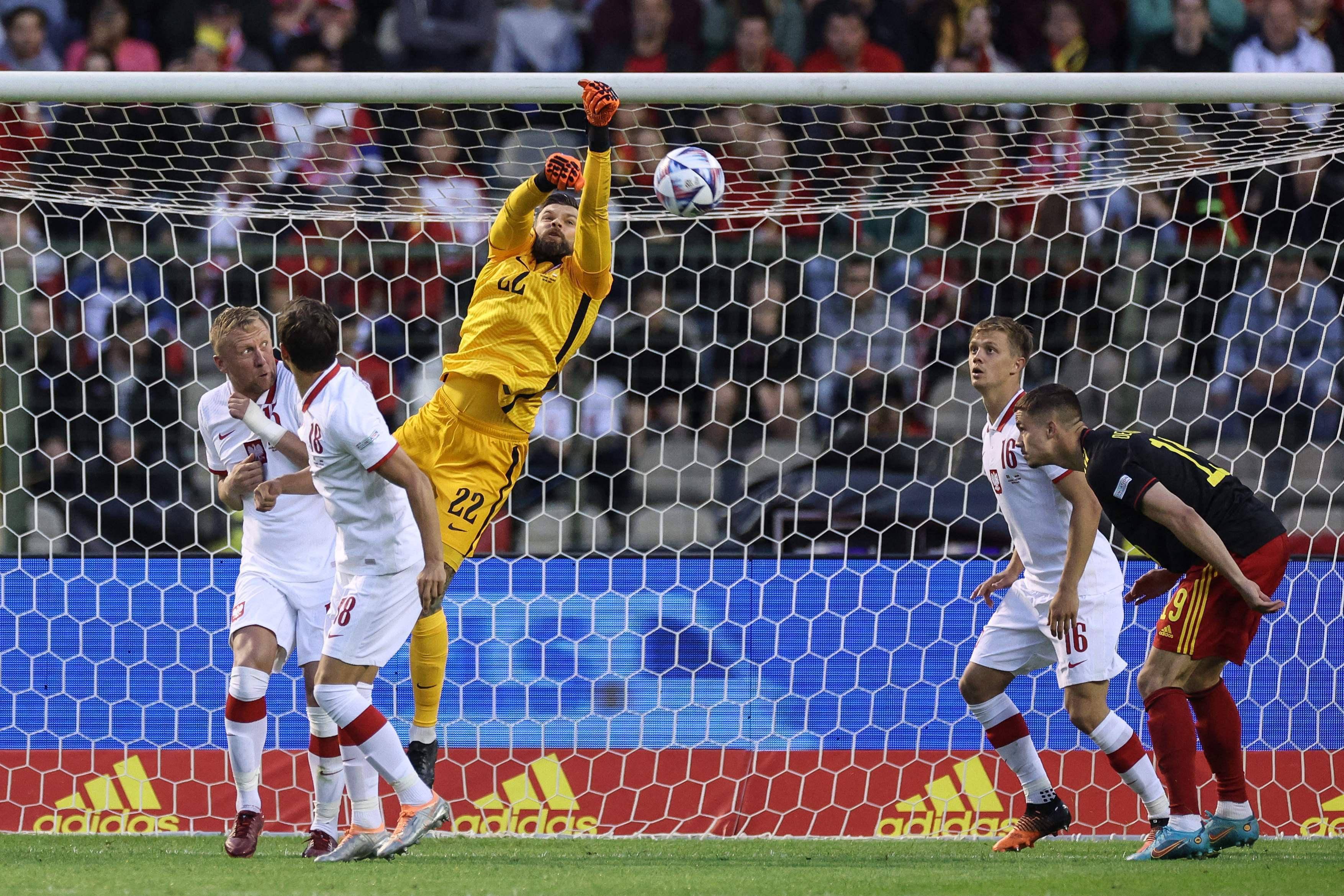 波兰乒乓球队力克比利时乒乓球队,张本智和制霸全场 波兰乒乓球队力克比利时乒乓球队,张本智和制霸全场