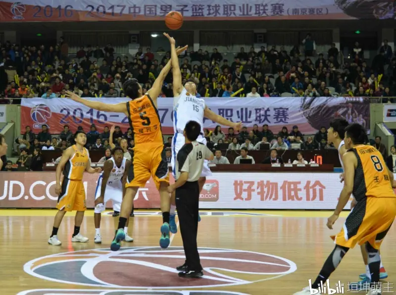 弱队顽强抗衡,挑战强敌谁能逆袭? 弱队顽强抗衡,挑战强敌谁能逆袭?