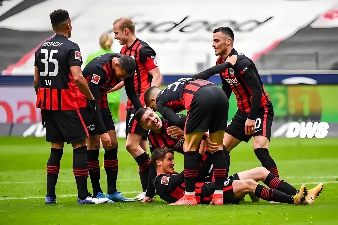 关于法兰克福队笑到最后,战胜对手的信息 关于法兰克福队笑到最后,战胜对手的信息