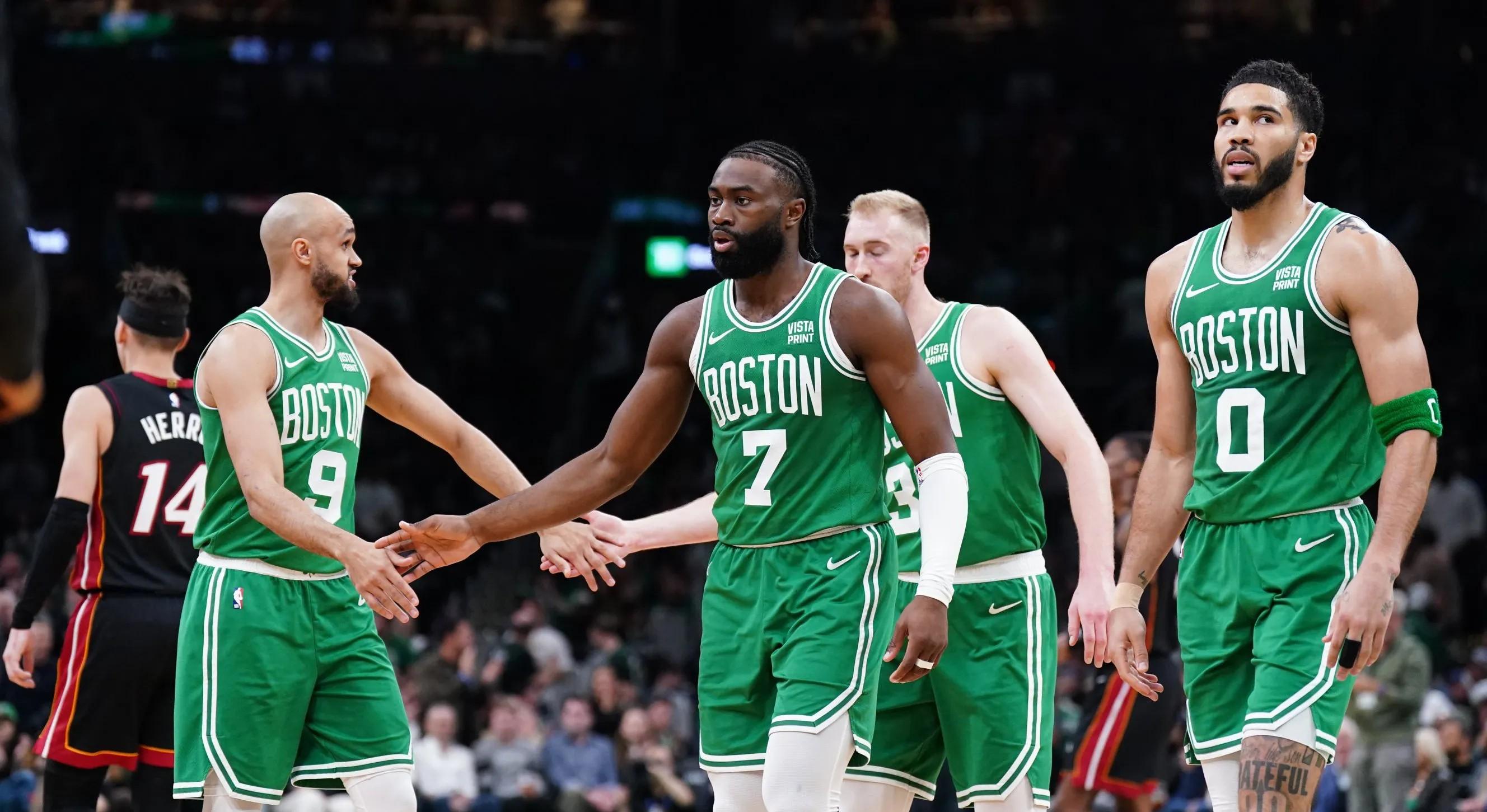 凯尔特人主场惜败马刺,沃克33分独造34% 凯尔特人主场惜败马刺,沃克33分独造34%