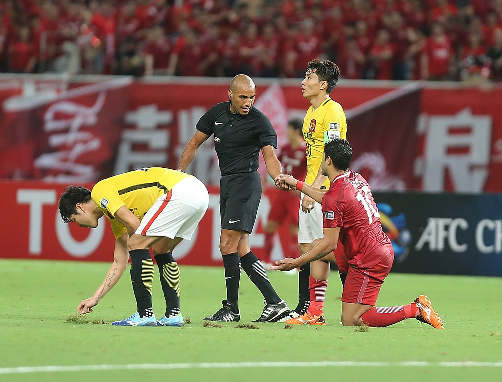 上港击败广州恒大,晋级亚冠八强 上港击败广州恒大,晋级亚冠八强