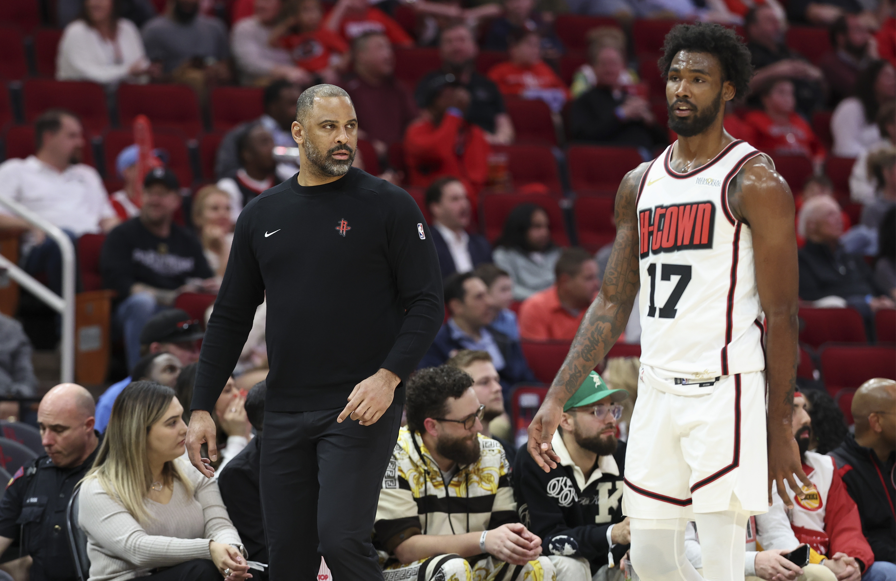 火箭击败尼克斯,取得两连胜 火箭击败尼克斯,取得两连胜