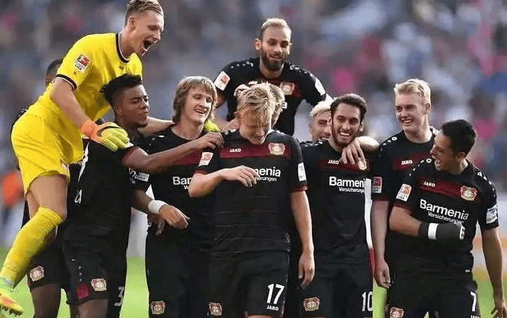 德甲:沙尔克04主场输给沃尔夫斯堡,遭遇5连败 德甲:沙尔克04主场输给沃尔夫斯堡,遭遇5连败